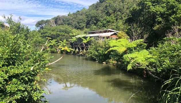 カフェ七色の風の池