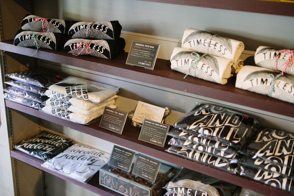 TIMELESS CHOCOLATEのTシャツ