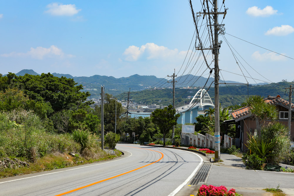 瀬底島の県道172号