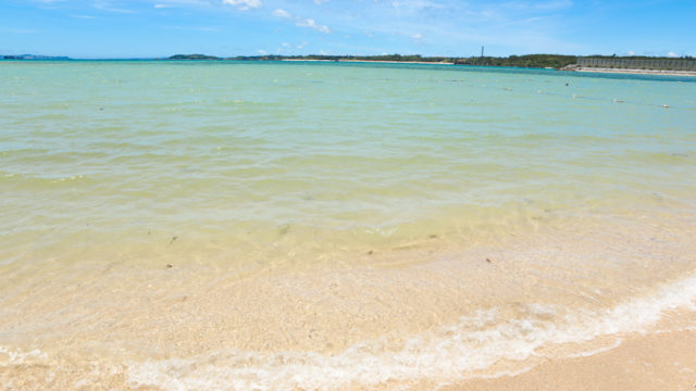 沖縄の北部での観光の寄り道に便利！なごみ系の漢那ビーチ