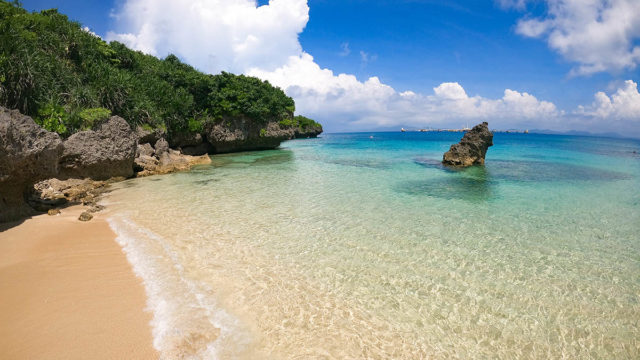 トンナハビーチ(うるま市)は透明度抜群の隠れたマリンアクティビティスポット｜沖縄トラベル