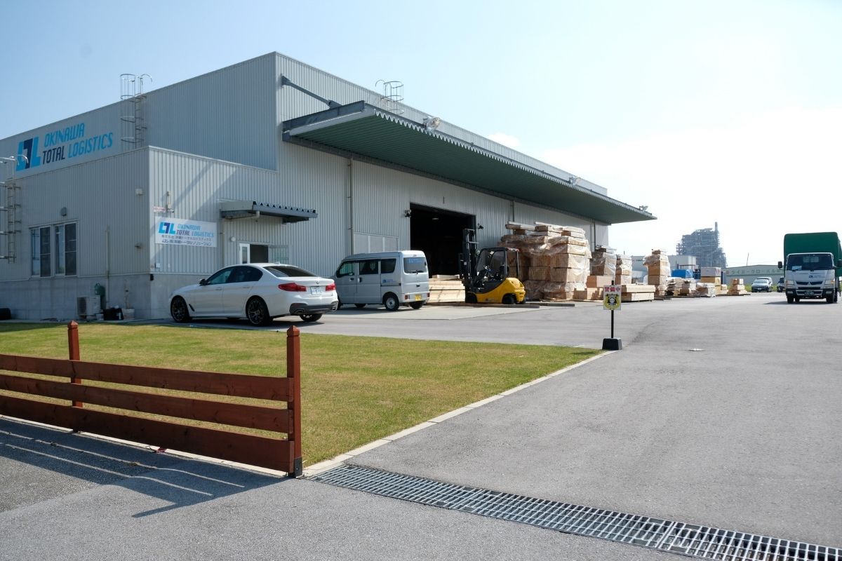 沖縄の車両輸送会社