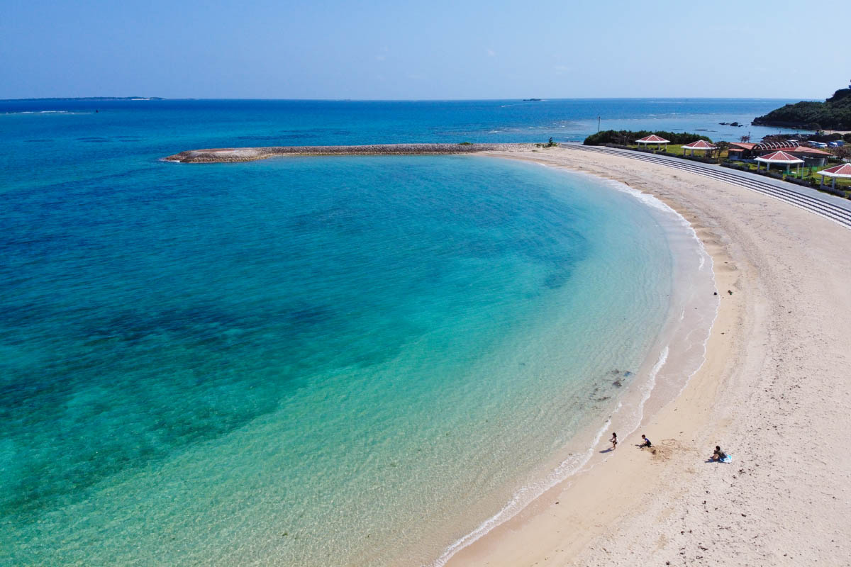 密を避けられる長い浜辺