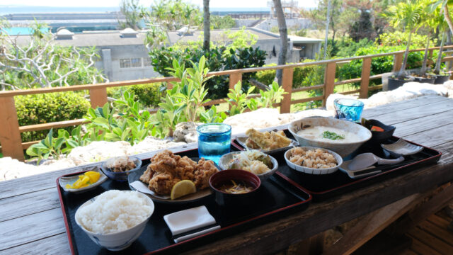 伊江島「古民家味処 結」で海を見ながら沖縄料理を味わおう